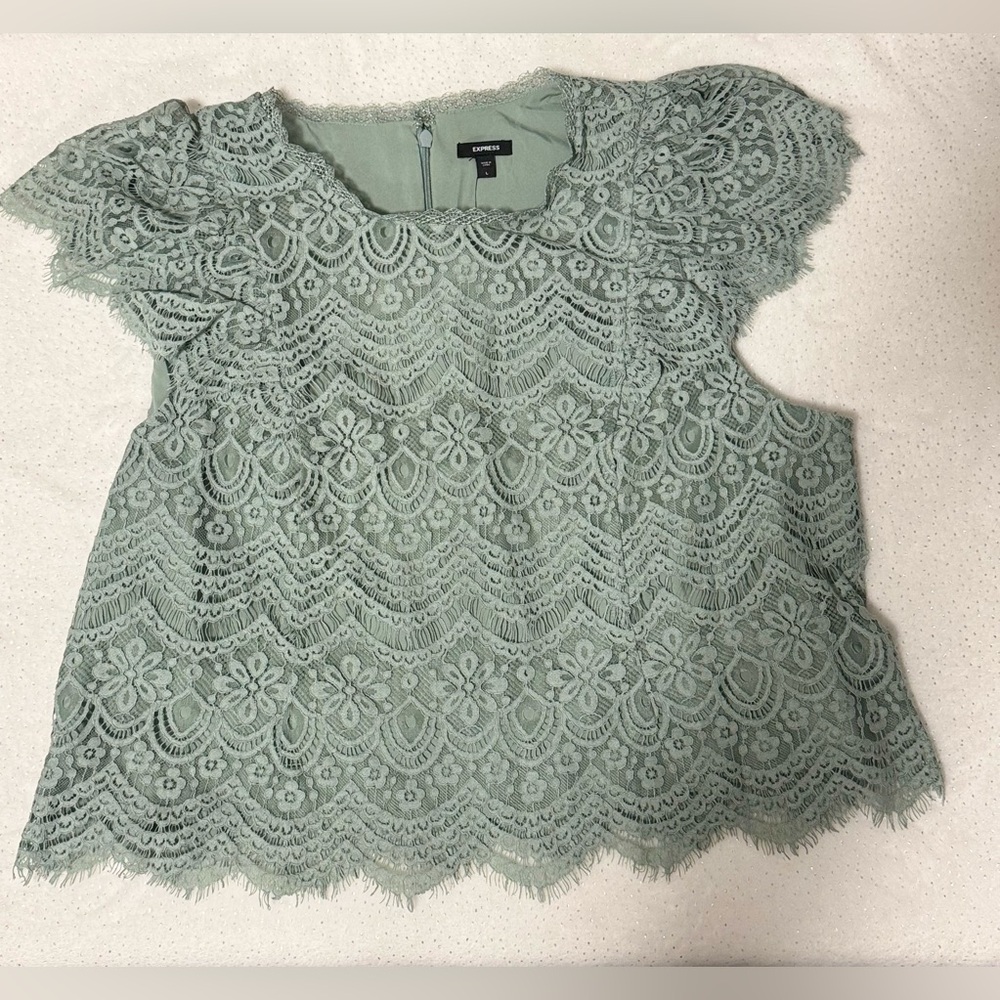 NWT Express: Lace Crew neck Flutter sleeve Top